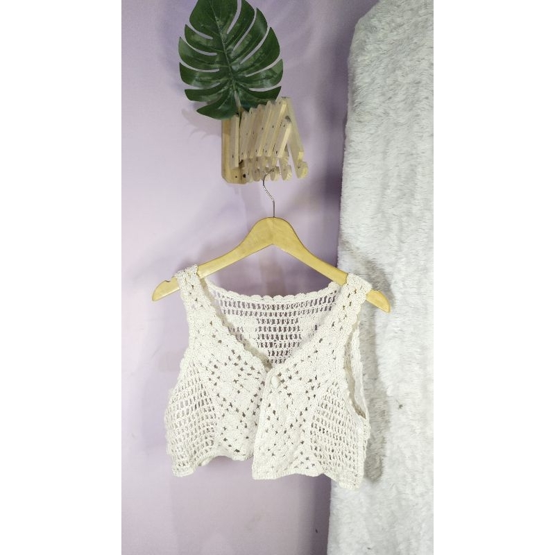 Outer Wanita Bahan Rajut Tanpa lengan Preloved baru di pakai 1x warna putih