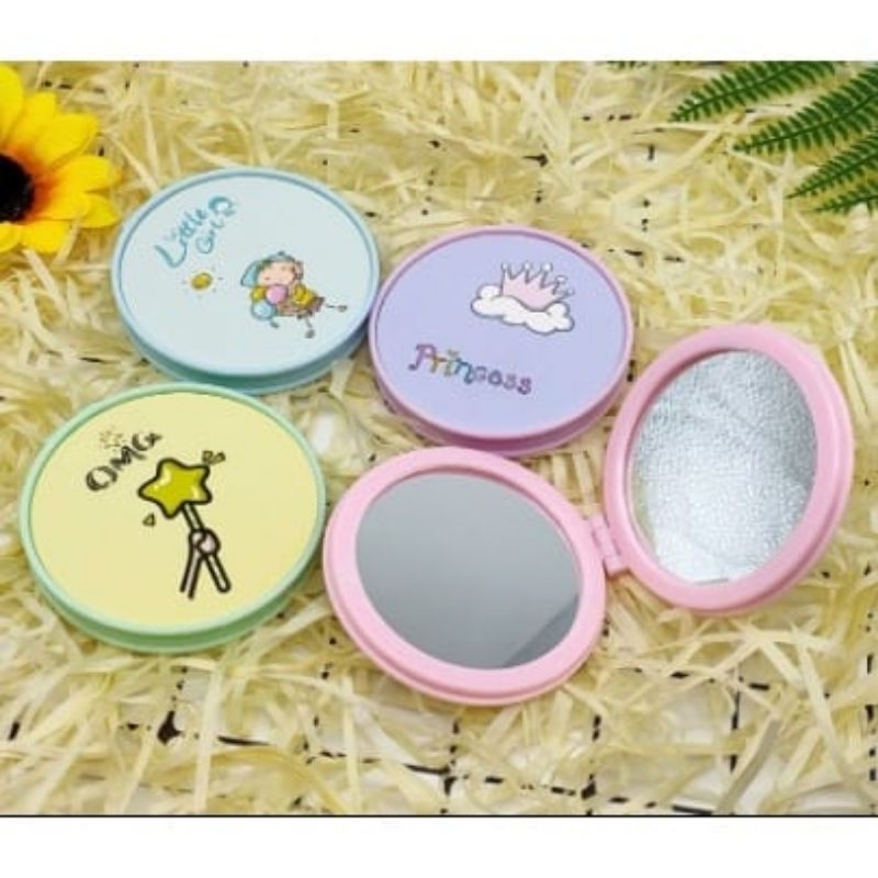 CERMIN LIPAT MINI KARAKTER LUCU CERMIN MAKE UP RIAS UNTUK TRAVELING