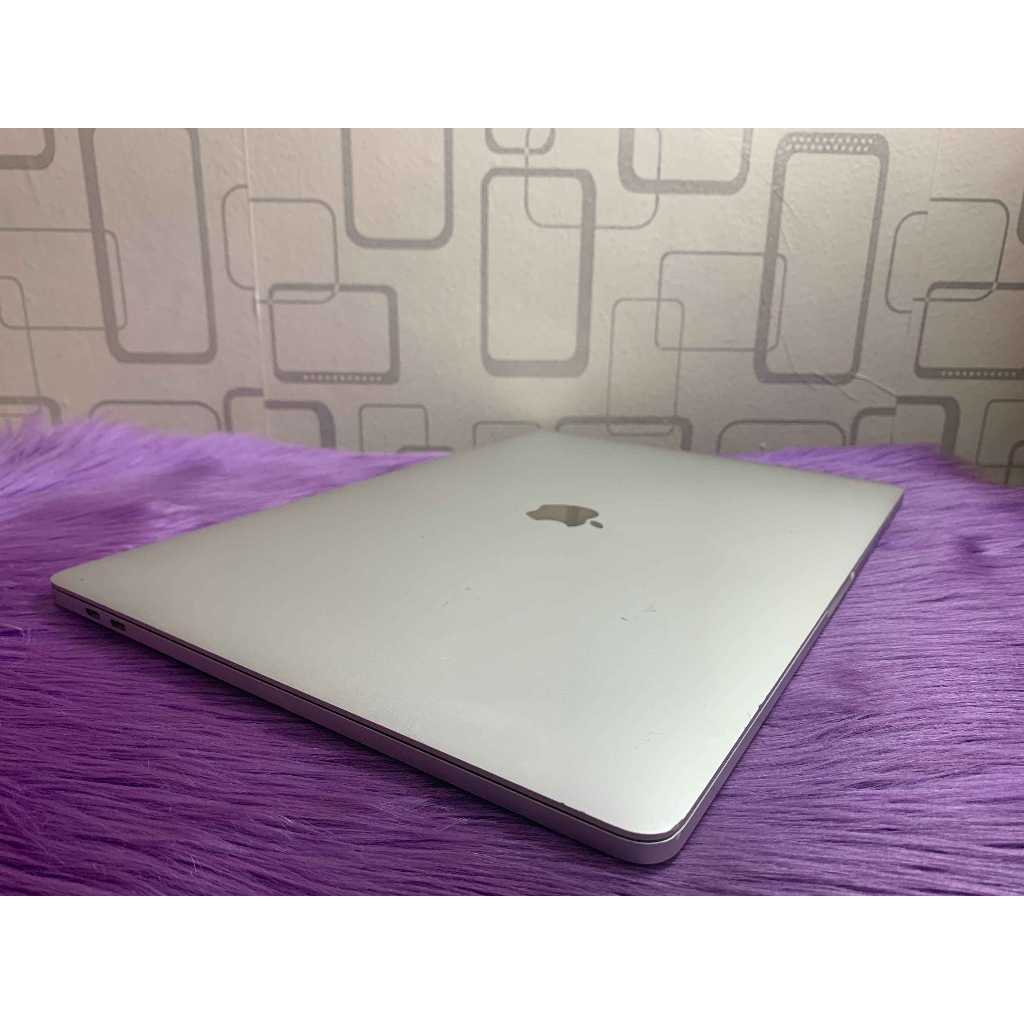 MacBook Pro Retina 2016 i7 15in 16GB 256GB Dual VGA Touchbar Not 2017