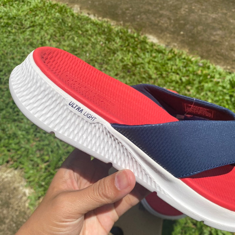 Diskon 70% Sanda Skechers Arch Fit/ Sandal Gowalk men size 39,5, 41, 43,5