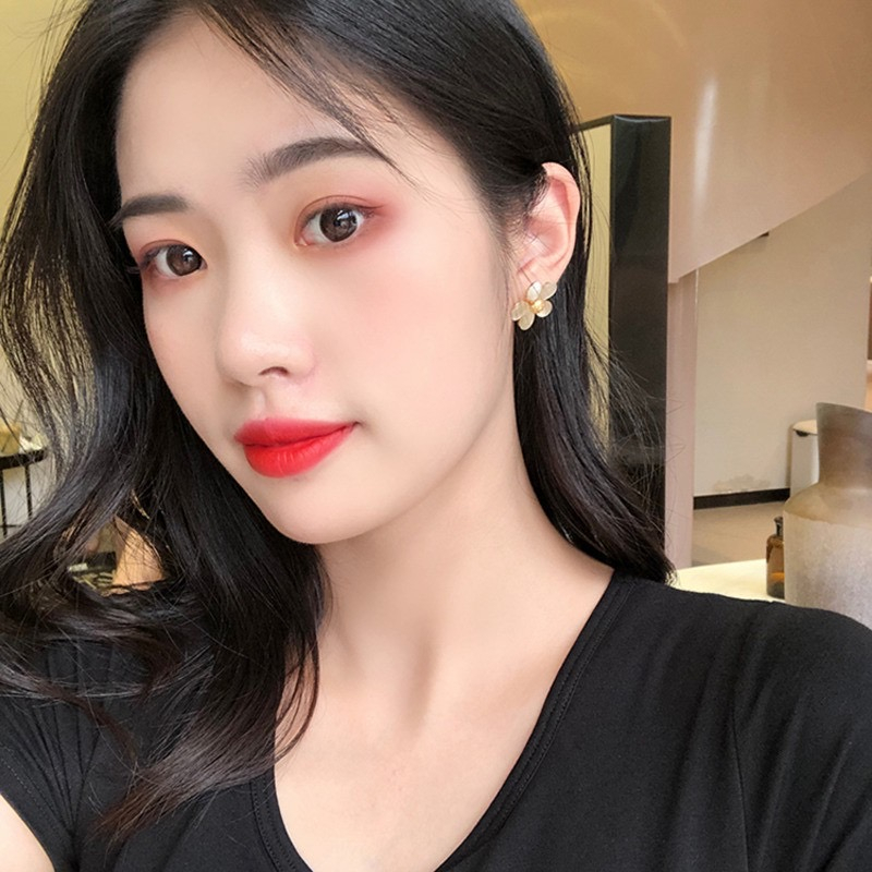 Anting Tusuk Motif Bunga Simple Ala Korea Bahan Sterling Silver Untuk Wanita - Anting Kristal Mutiara Bentuk Bunga