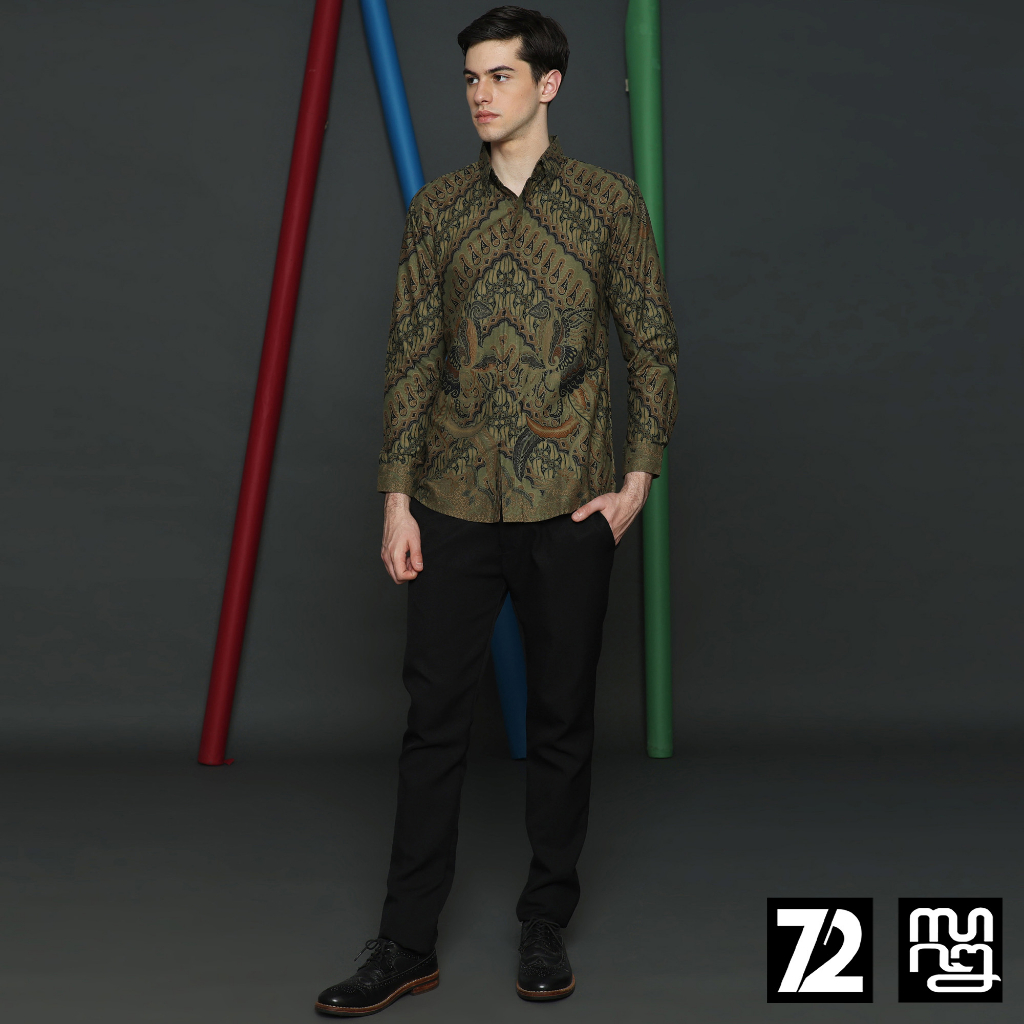 KEMEJA BATIK PRIA Katun Lengan Panjang Slimfit Motif Parang Seling Warna Hijau Alam 723360 Cap 72 - Baju Kemeja Atasan Pakaian Setelan Batik Pria Cowok Laki Laki Remaja Keluarga Kantor Lengan Panjang Modern Slimfit Slim Fit Premium Kekinian