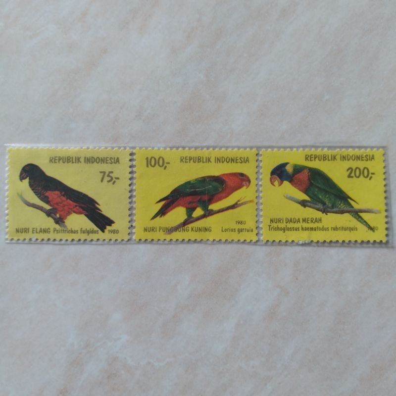 

Perangko Prangko Kuno Cendrawasih 1980 - Mint Set Lengkap - YN76