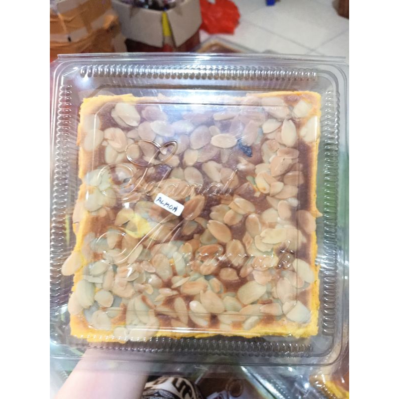 

Lapis Almond Palmia