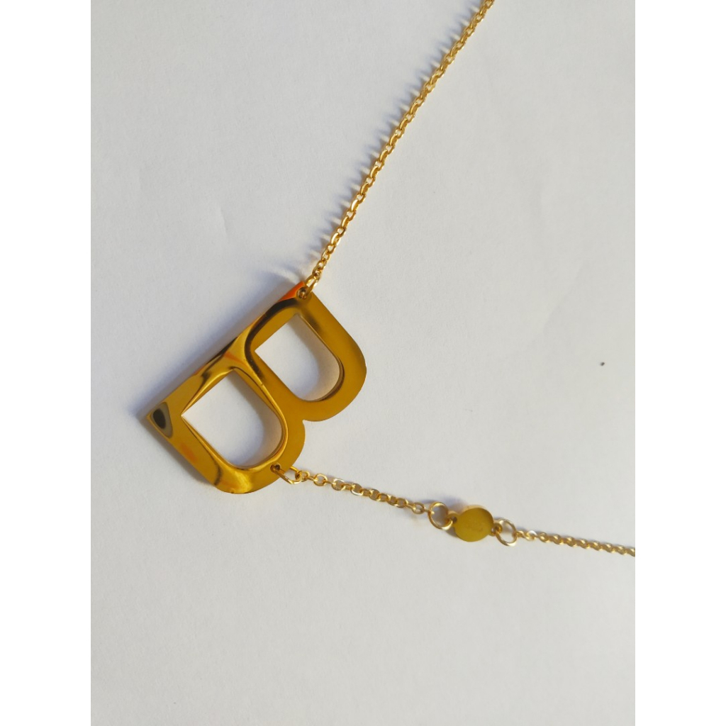 Kalung Huruf Inisial Alphabet Rantai Titanium Warna Emas