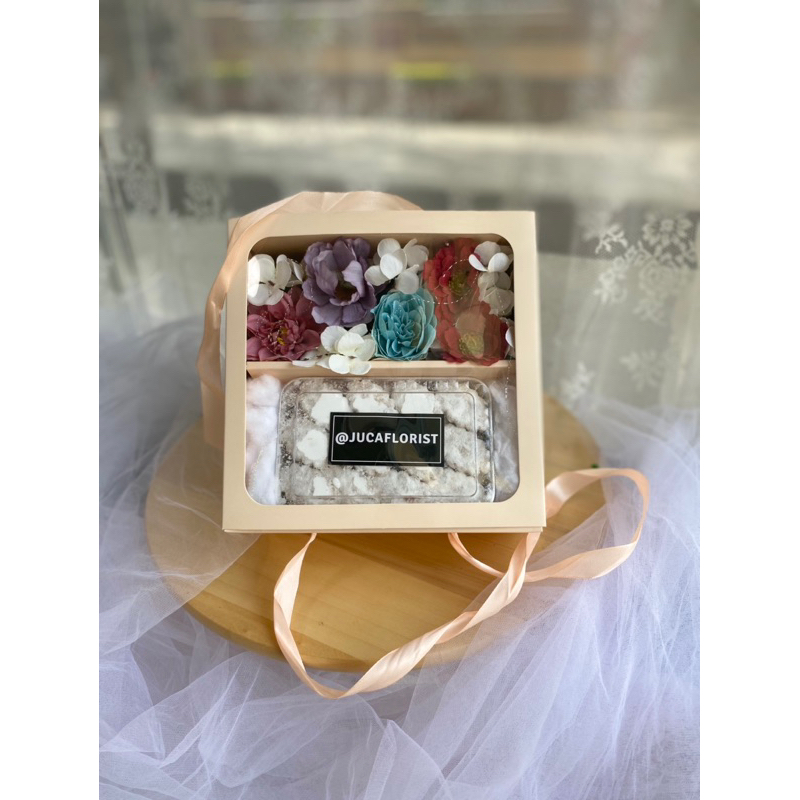bunga box/ bunga box nastar/ hampers lebaran