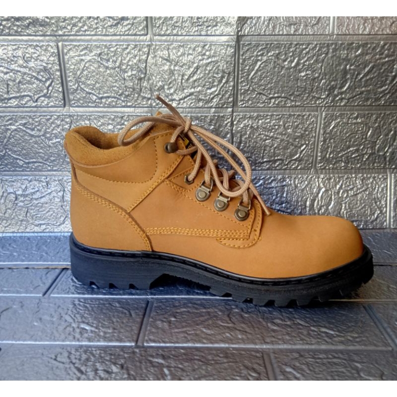 Sepatu Kulit Safety Batant Stride