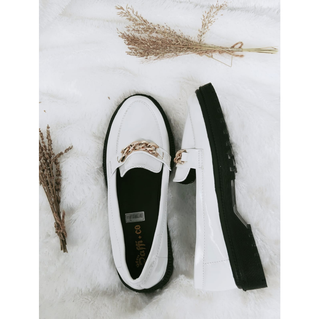 DKR 01 SEPATU WANITA MASA KINI