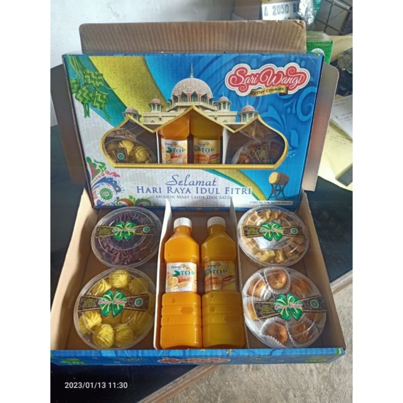 

Paket kue lebaran sariwangi P432