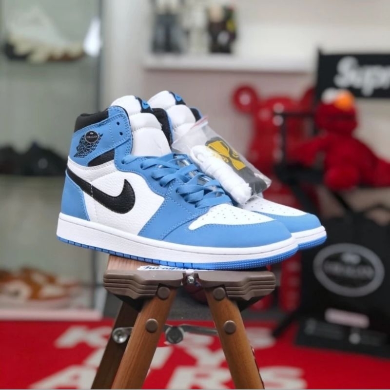 Nike Air Jordan 1 Retro High OG &quot;University Blue&quot;