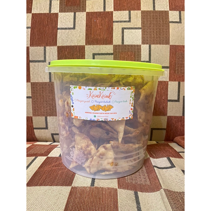 

Kriak kriuk pangsit goreng 500gr / Keripik pangsit / pangsit pedas / pangsit balado / cemilan homemade / jajanan murah / snack