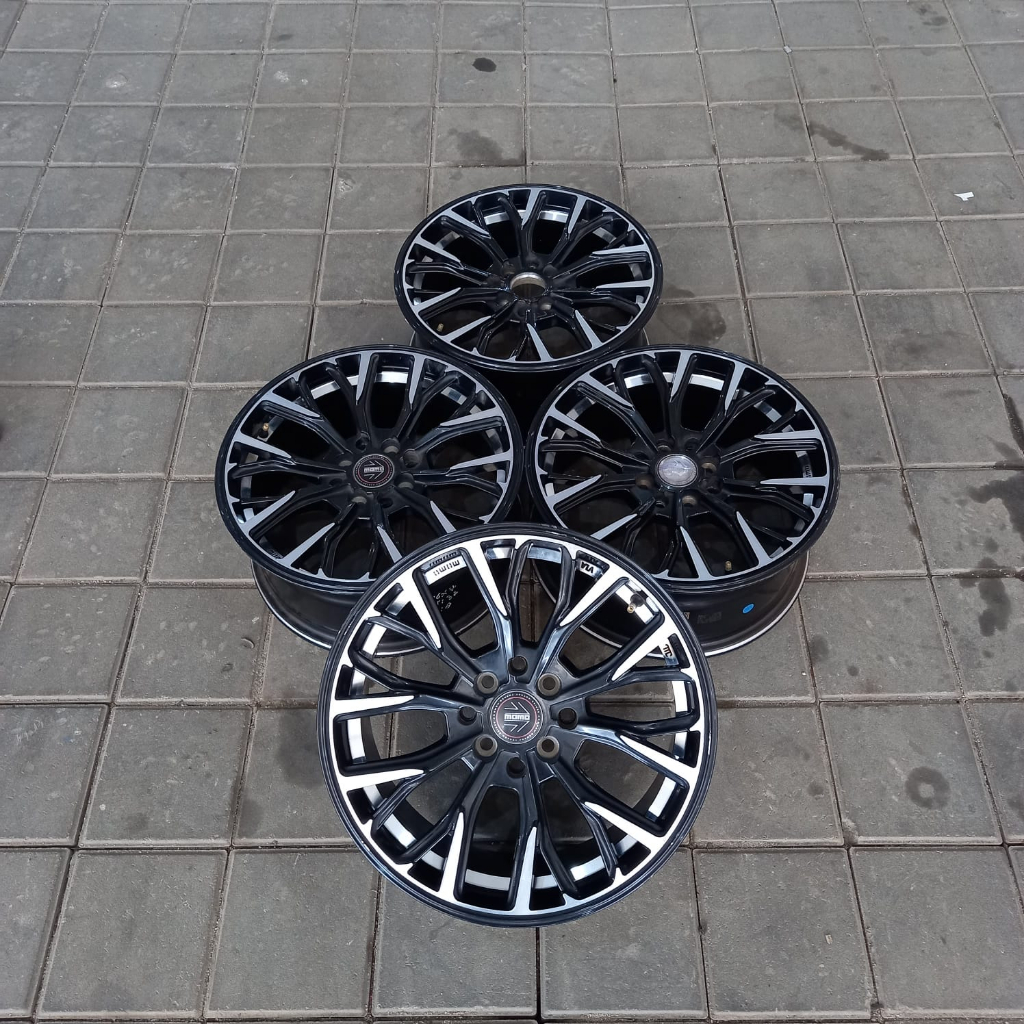 VELG MOBIL BEKAS MOMO RING 16 COCOK BUAT AVANZA VIOS JAZZ RS