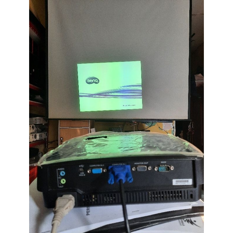 projector proyektor BenQ ms506p mantap