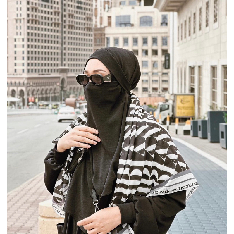 [NEW] Dian pelangi Studio - New York Series Gotham Black and White Monocrhome DP Bundi Umroh Umrah H