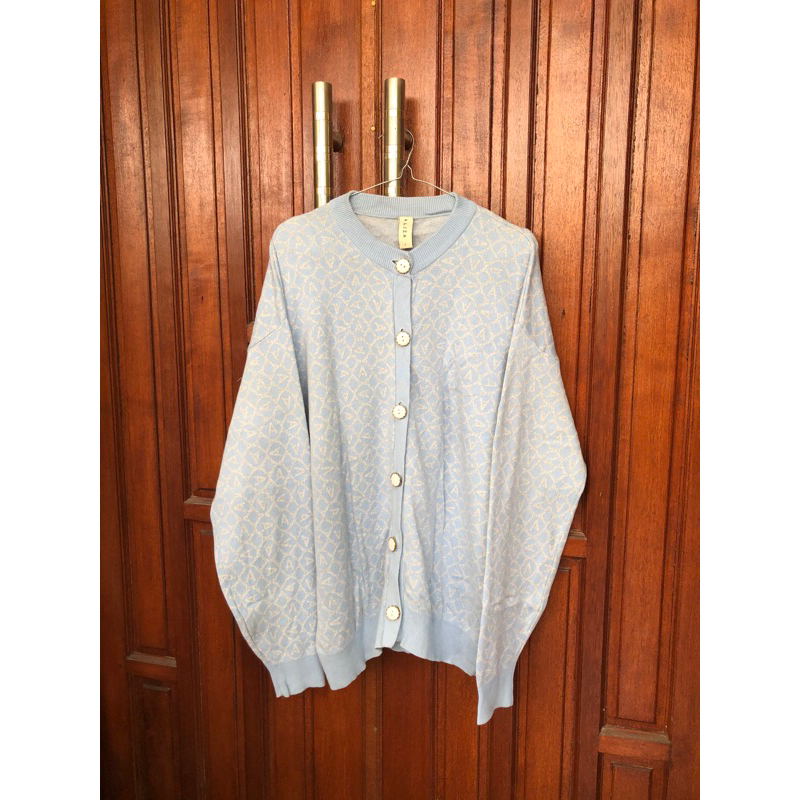 Preloved sweater by aleza label