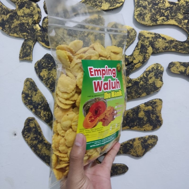 

Cemilan Kering Emping Waluh Ibu Nanik 500gram