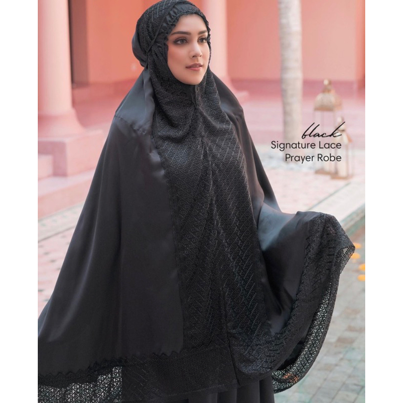 Signature Lace Prayer Robe Buttonscarves