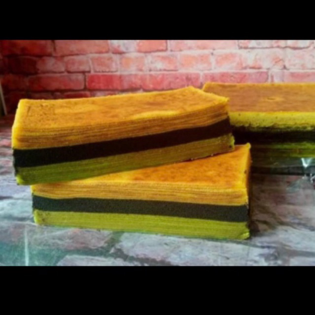 

lapis 3Rasa (ori,coklat,and,pandan) ukuran 10x20cm