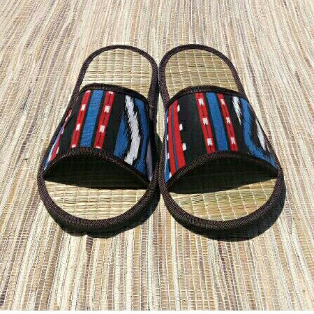 sandal hotel,sandal rumah, sandal natural anyaman ,sandal batik bunga