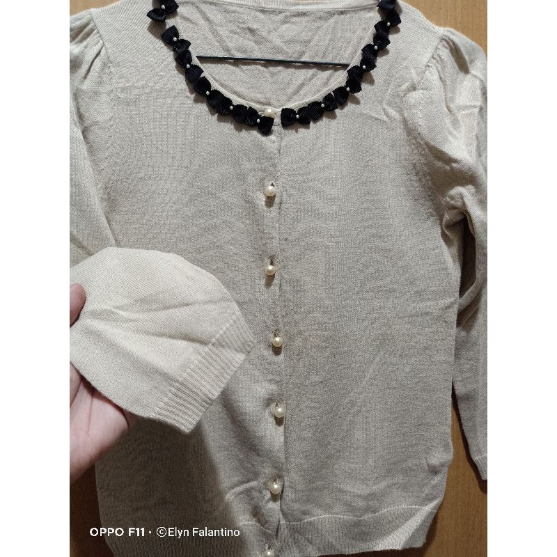 Preloved cardigan pita