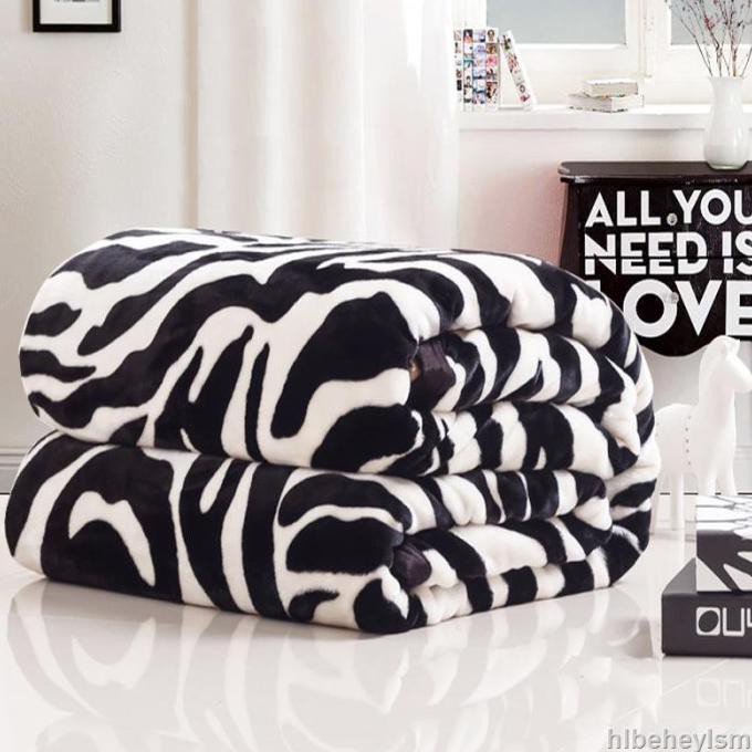 Selimut Bulu Halus Ukuran 200x230 Aesthetic Motif Zebra