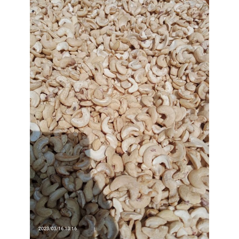 

Mede Kacang mete belah mentah Wonogiri 1kg