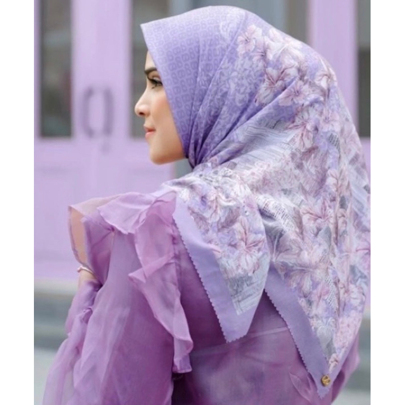 Buttonscarves Malaya series Iris