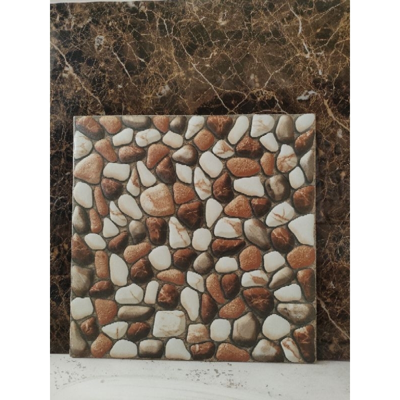 Keramik 40x40 BATU ALAM COKLAT PUTIH - TERAS