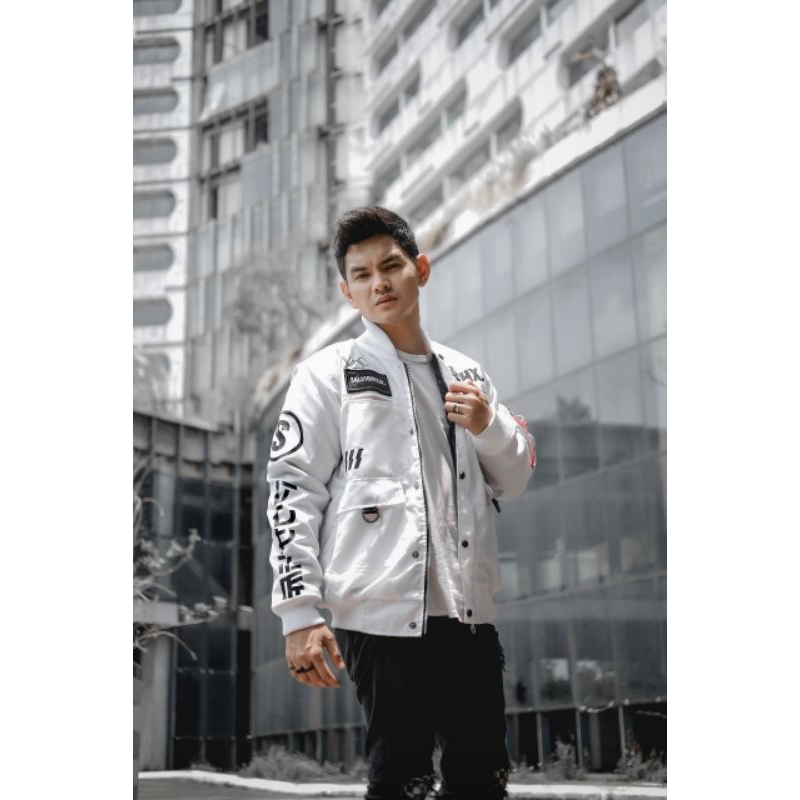 Jaket Bomber Outdoor Putih - Hitam  Addict Southwek Branded  SALVIO HEXIA