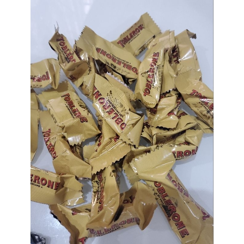 coklat cokelat toblerone tiny milk chocolate 8 gram ECER