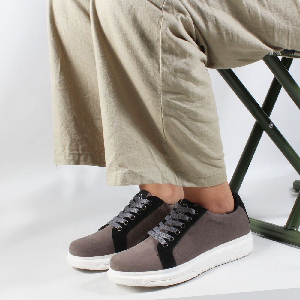 Sepatu Sneakers Wanita V 52614 Brand Varka Sepatu Kets Olahraga Kuliah Jalan Jalan Harga Murah Berkualitas Warna Abu