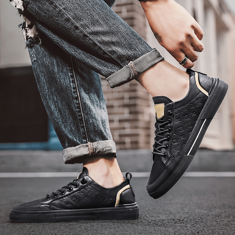 Highland Sepatu Pria Original Slip On Hitam Sneakers Cowok Black Fashionable Trendy Sepatu Jalan Pria Casual Sepatu Olahraga Men Shoes Sport Running Kekinian KSC108