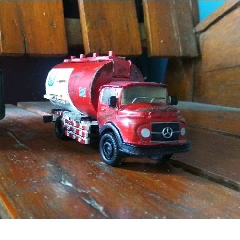 Miniatur truk Mercy Bagong Tangki Pertamina Jadul