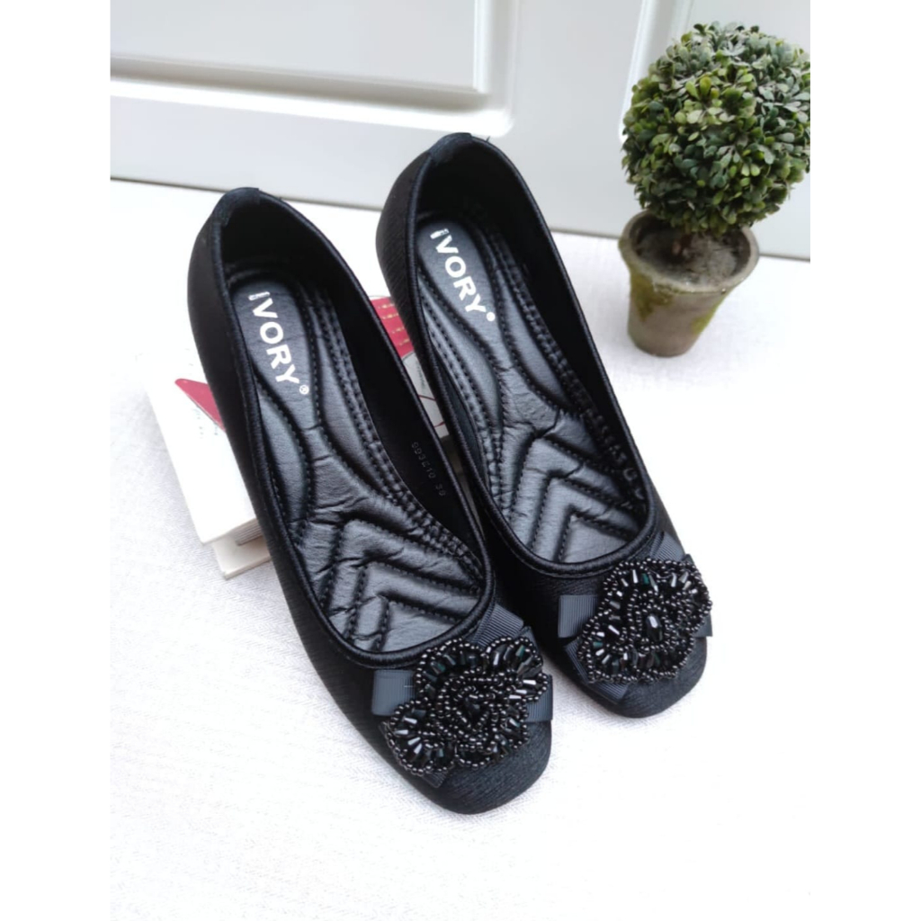 IVORY PERNIK ( 993E10 ) IVORY Sepatu Flatshoes Satin Sepatu Wanita Sepatu Kerja Wanita