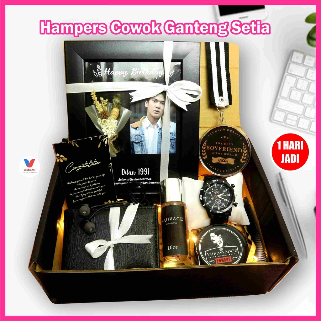 Hampers Kado Cowok | Gift Box Cowok | Kado Ulang Tahun Murah | Hampers Ulang Tahun | Kado Cowok | Gift Box Cowol Pacar Sholeh Laki Laki Custom Hadiah Ultah Hempers Birthday Anniversary Kekinian Wisuda Isi Sarung Peci Kaos Jam Tangan Dompet Giftbox Hempers