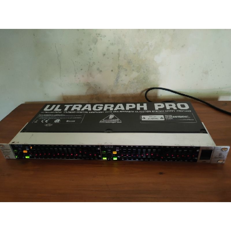 equalizer behringer fbq1502 bekas