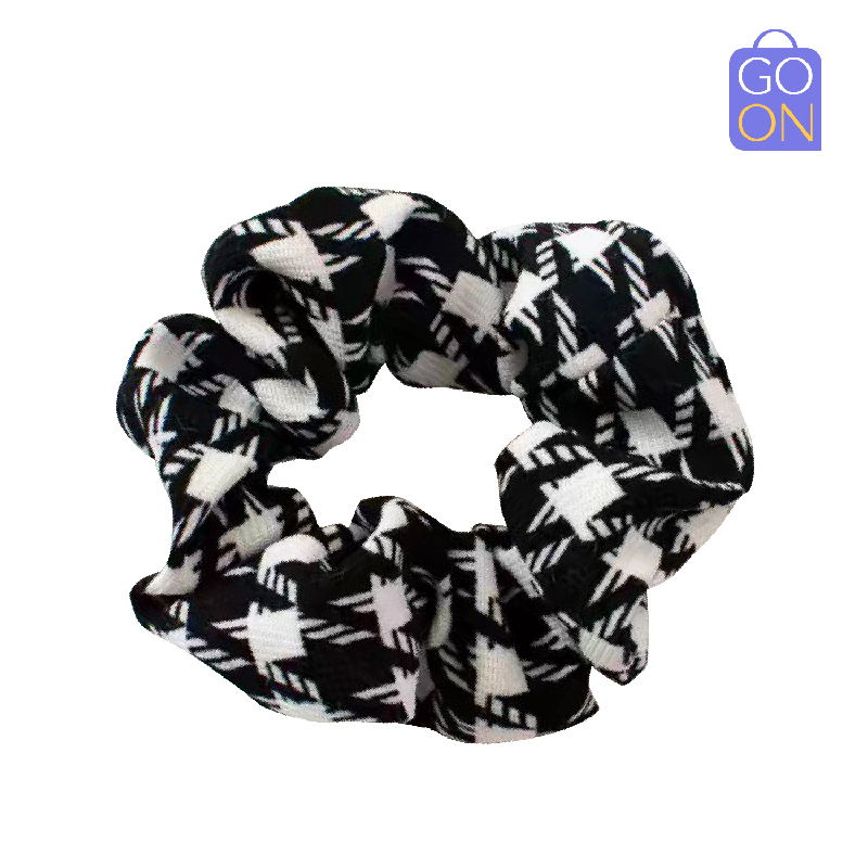 GO ONLINE Scrunchies Ukuran Kecil Pattern Kotak (Houndstooth) - Kunciran ikat rambut