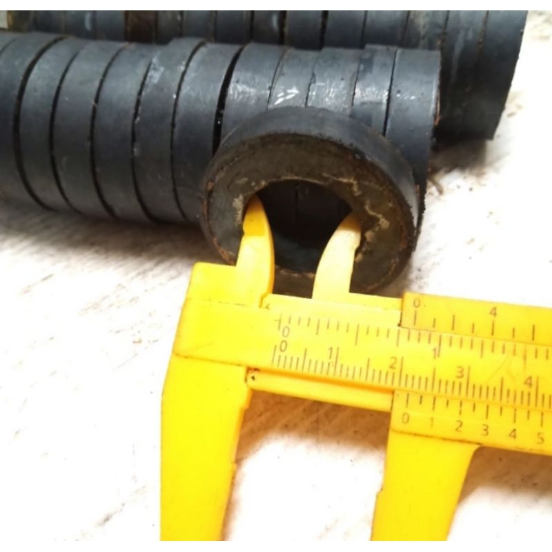 magnet kotak jenis ferite ukuran: 8,5x6,5x1,8cm - super lengket