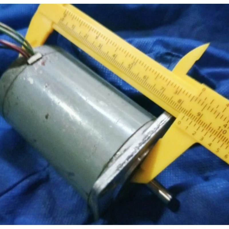 motor stepper Sanyo denki besar Current = 1.8 A - 1,8deg/step- unipolar 6 wire