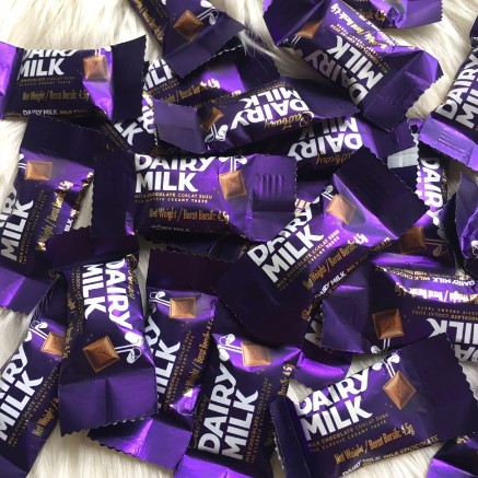 

Cadbury Dairy Milk eceran / coklat cadbury mini ecer