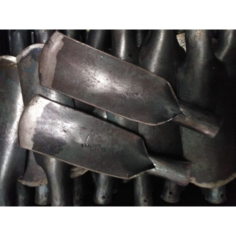 LINGGIS TEMBILANG GALI TANAH