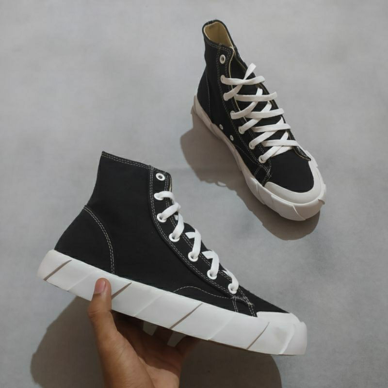 Sepatu Rafheoo Hsta High Black White