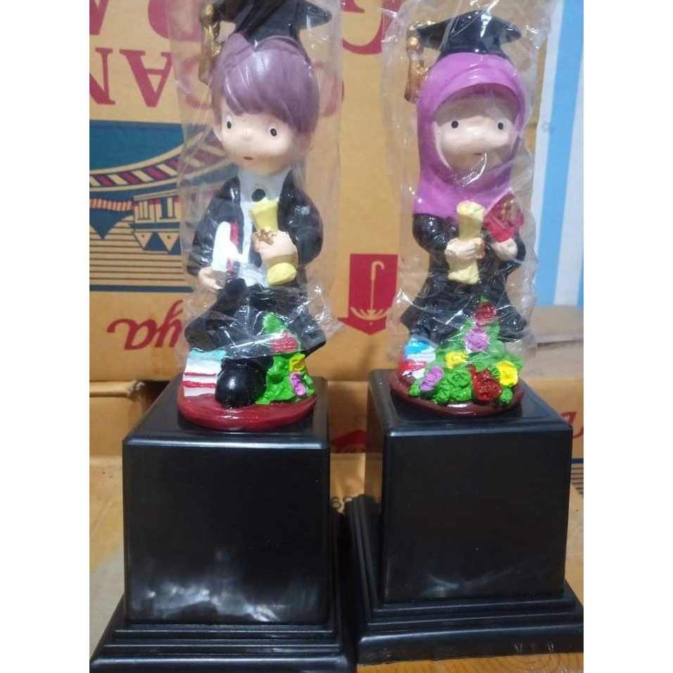 WISUDA TK/PAUD - PATUNG WISUDA ANAK