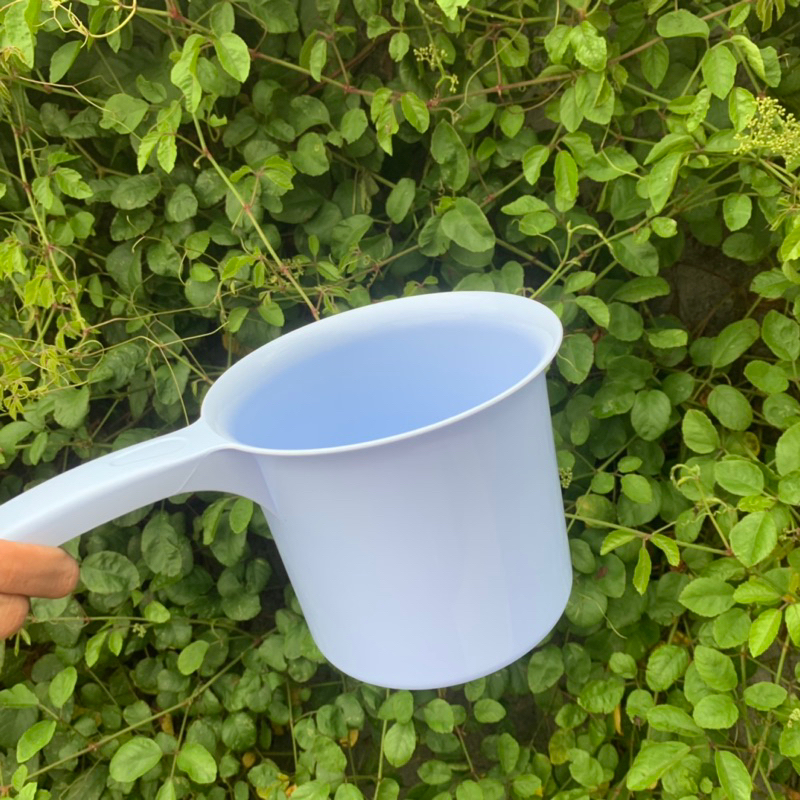 Gayung Mandi Berbahan Plastik