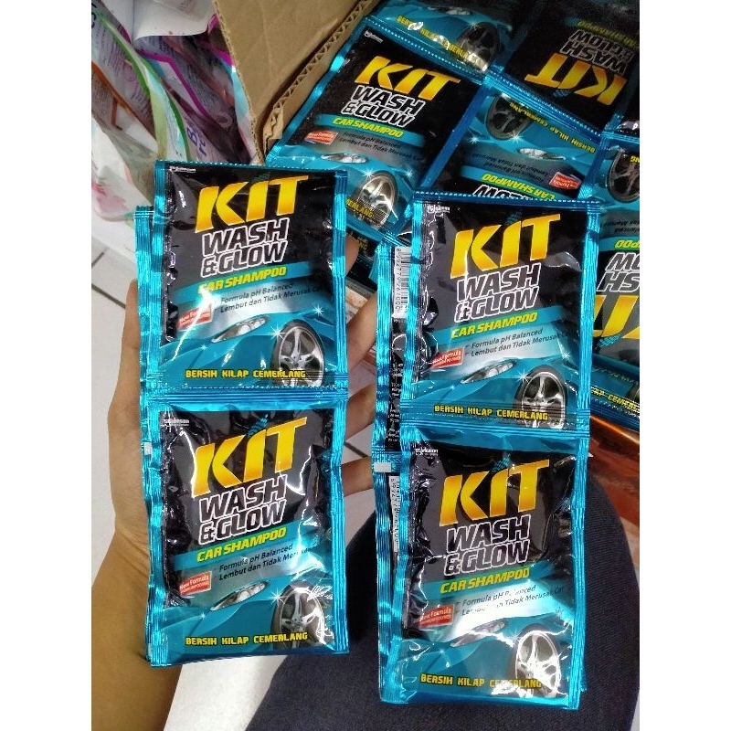 KIT WASH &amp; GLOW CAR SHAMPO ISI 6 SACHET