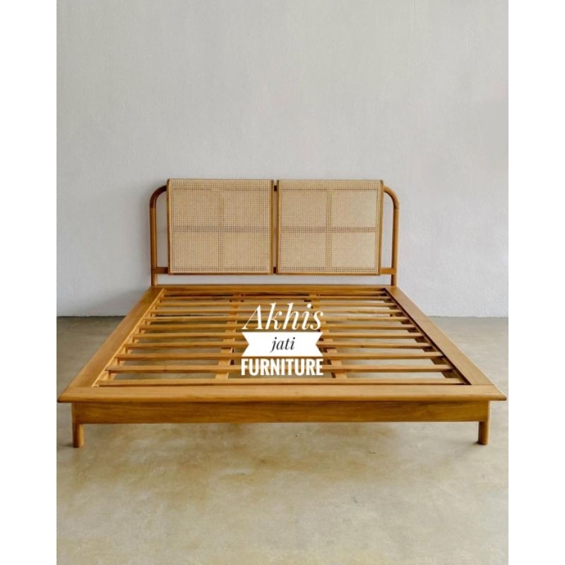 Tempat tidur kayu jati / Ranjang minimalis kayu jati solid jepara