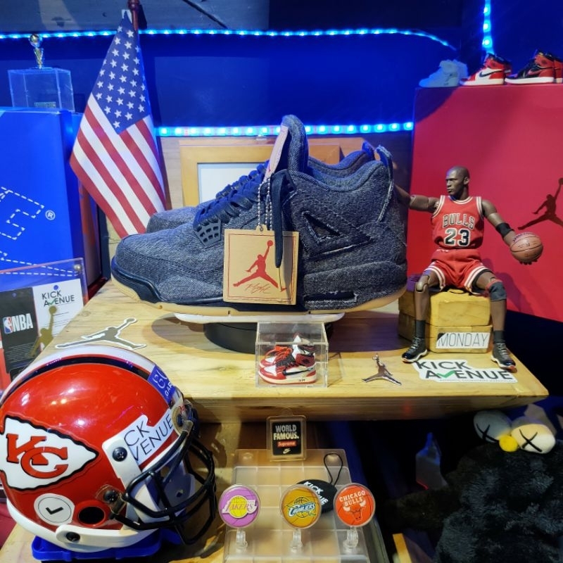 Air Jordan 4 retro Denim Black X L'evis us 8 BNIB