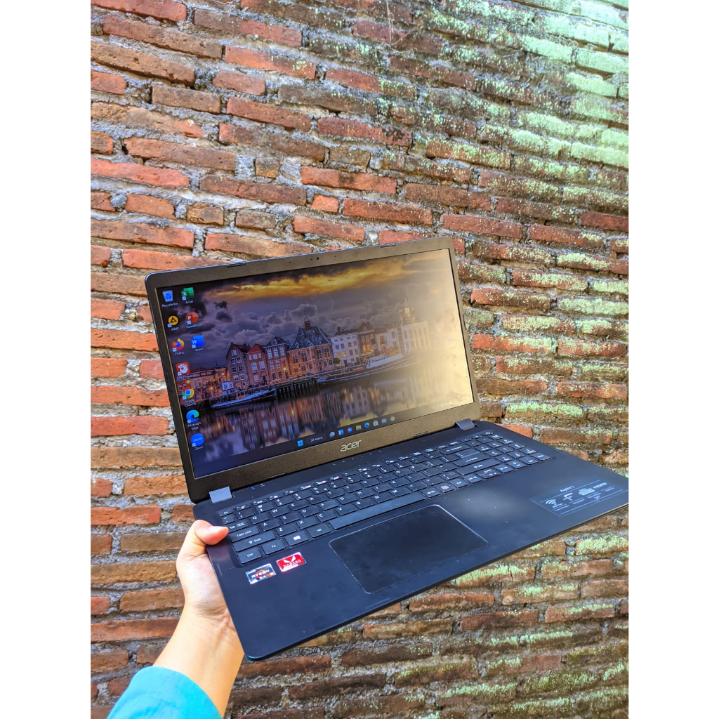 LAPTOP Acer Ram 8 ssd 256 sekond