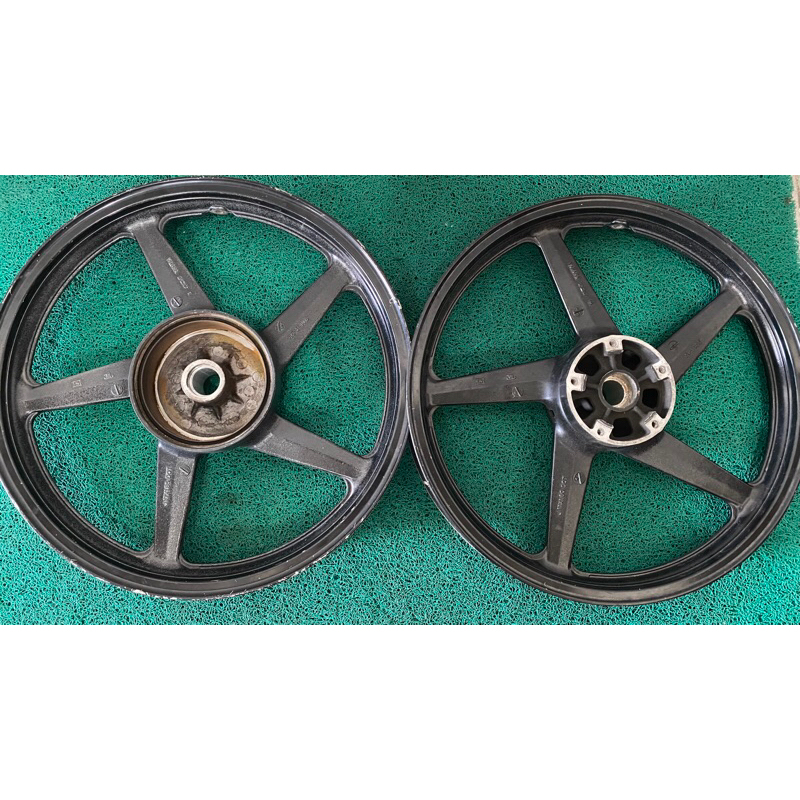 PELEK VELG DEPAN BELAKANG YAMAHA VIXION OLD (ORIGINAL)