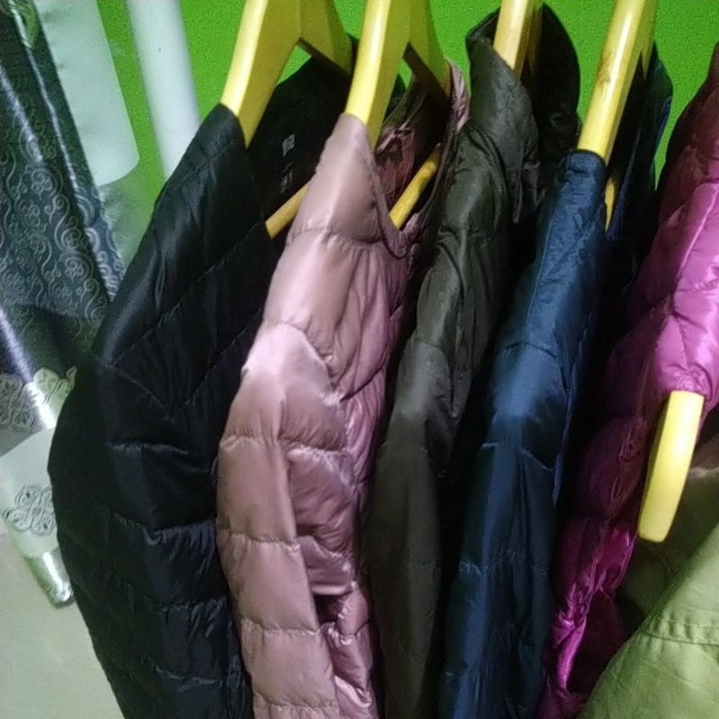 Borongan Jaket Windbreaker dan Bulang Uniqlo